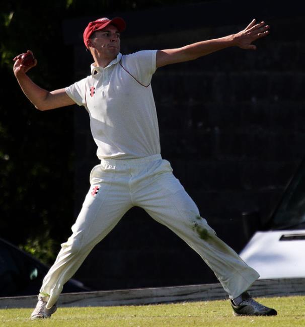  Morgan Slate with some superb fielding on the boundary to prevent the ball going for 4 runs