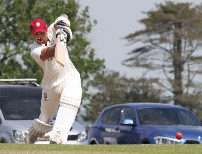 Iwan Izzard - 86 for Cresselly in defeat