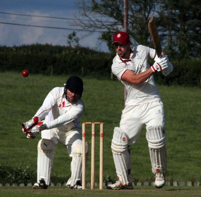 Iwan Izzard struck 43 for Cresselly