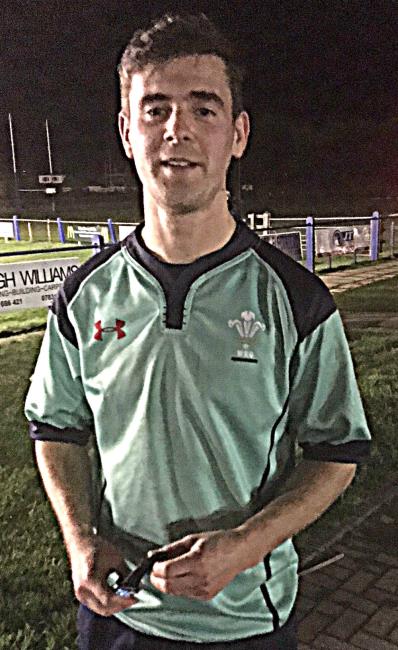 Referee Joe Kiff