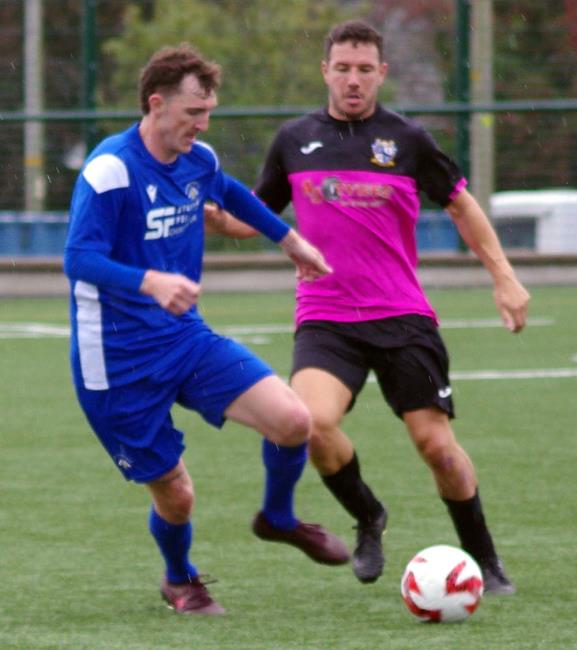 Joe Haworth looks to attack for The Wizards against The Swifts. Picture Gordon Thomas