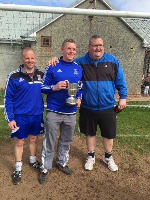 Johnny with double-winning managers Stu MacDonald and Kristan Bennett