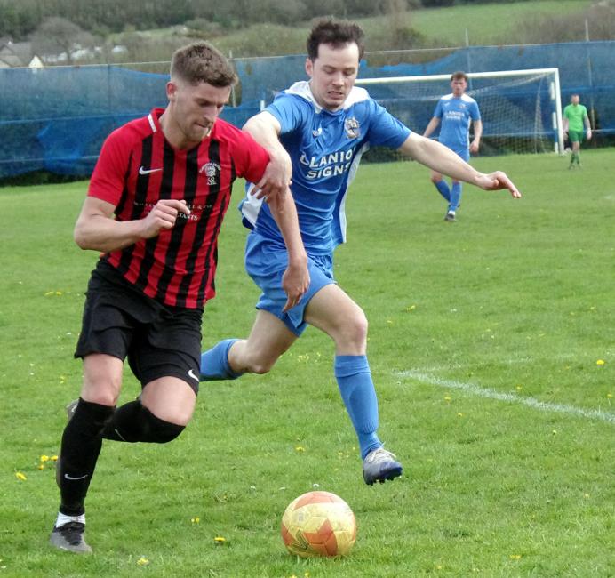 Jake Smith scored with a volley to give Goodwick the lead