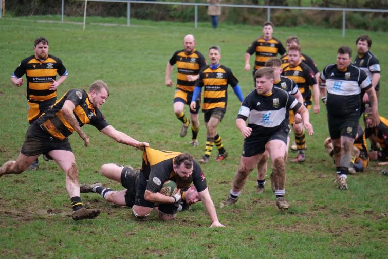 Ieuan Power on a charge for The Wasps