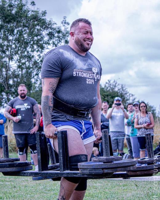 Lloyd Davies will compete in America