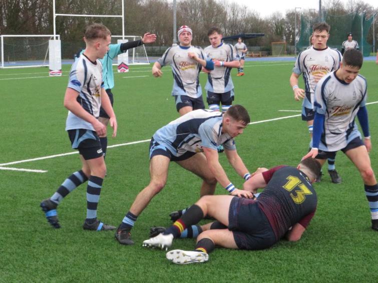 Young Otters secure possession