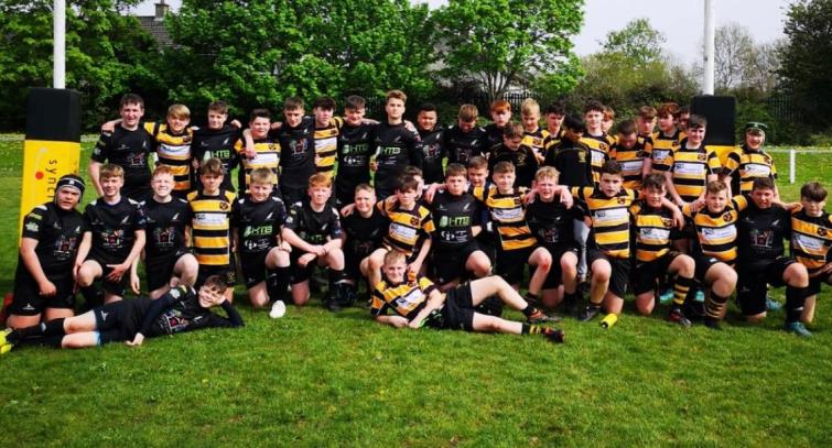 Neyland and Cashel junior players pose together
