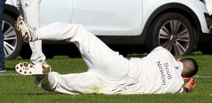 Scott Newton provided the champagne moment of the final with a superb one handed catch to dismiss Chris Phillips