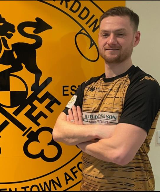 Sean Pemberton has signed for Carmarthen Town
