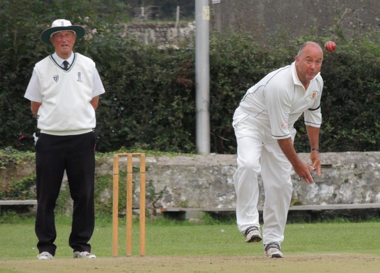 Simon Wood bowling