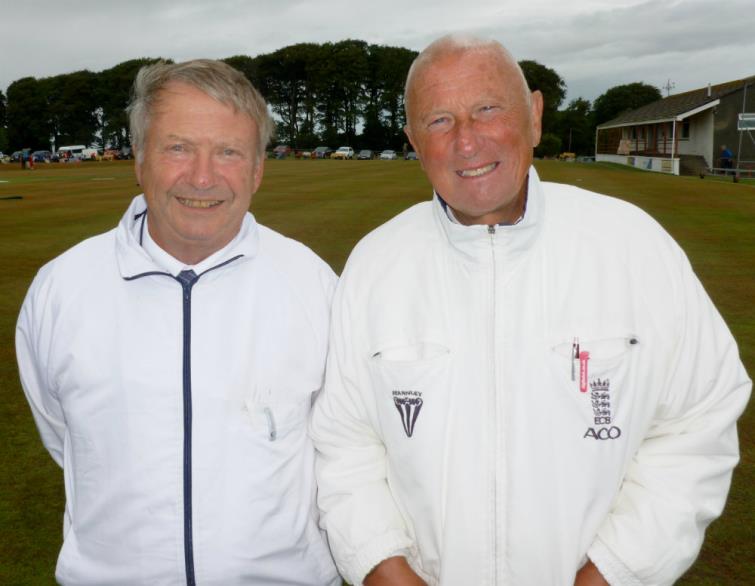 Umpires Steve Blowes and Allan Hansen