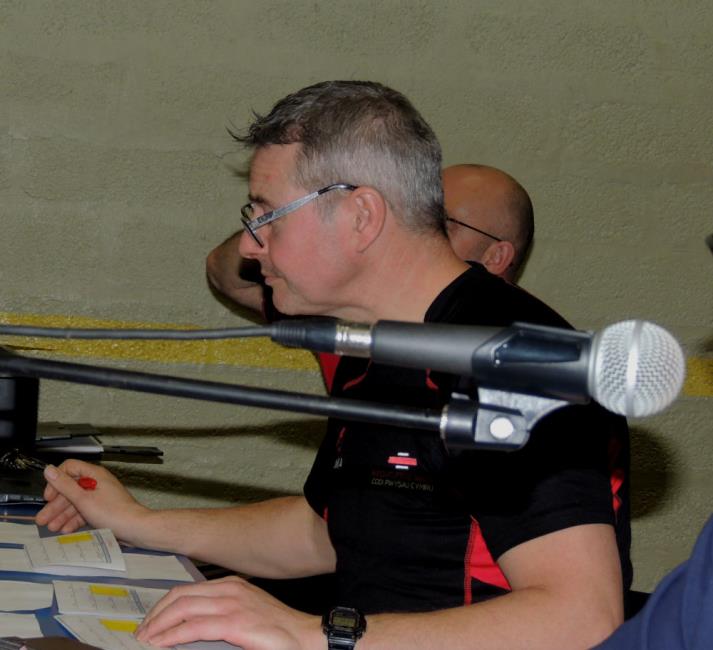 Stephen Donovan judges competitors