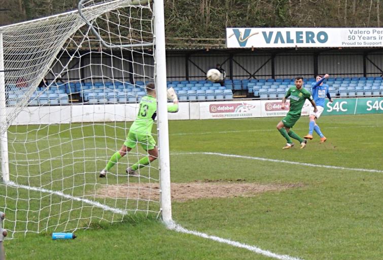 Super Wilson volley saved
