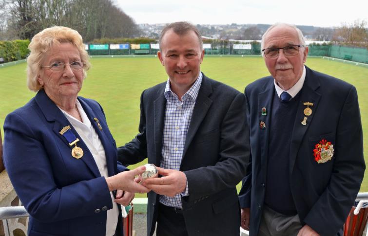 Dock Bowls Club undeterred by the weather
