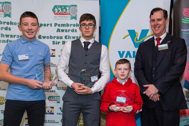 Boys U16 Sporting Achievement award Pictured is Stephen Thornton from Valero, presenting winner Iori Humphreys with his award. The finalists were Matthew Johnson (Climbing) and Oliver Wheeler (Hockey).