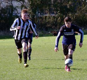 Hakin United win easily at Neyland to go top of table