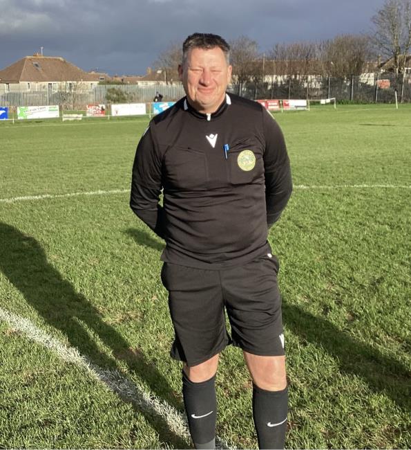 Referee Mark Hicks