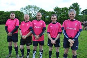 Flamingos do well in difficult conditions
