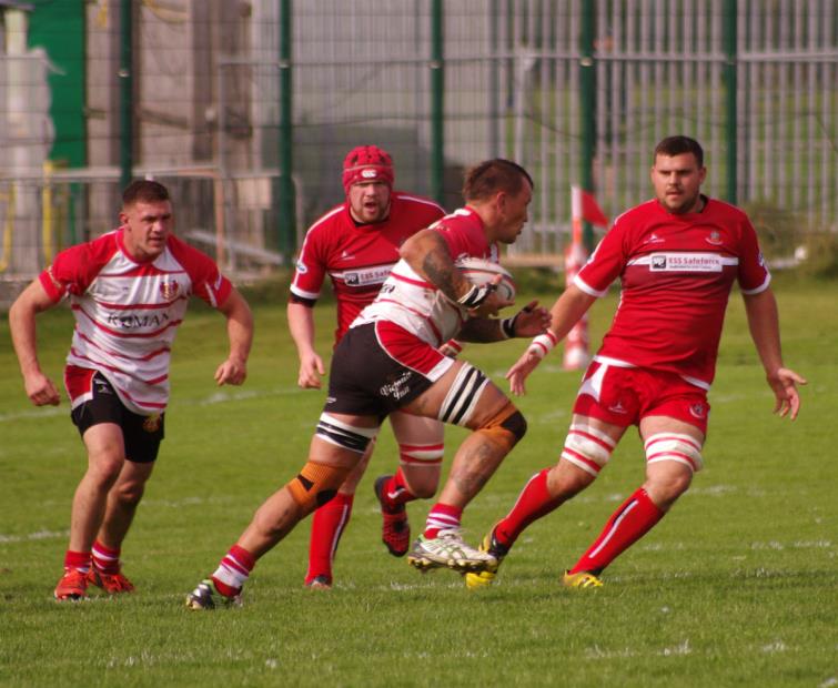 Milford flanker David Round on the burst