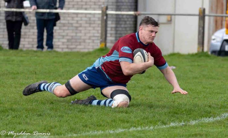 Tom Powell scores for The Otters