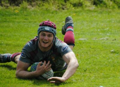 Tom Powell grabs a try