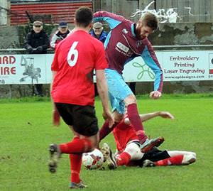 Tenby win seven-goal tussle against title chasing Merlins Bridge