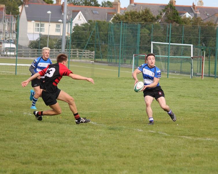 Thomas takes his new rugby role seriously! 
