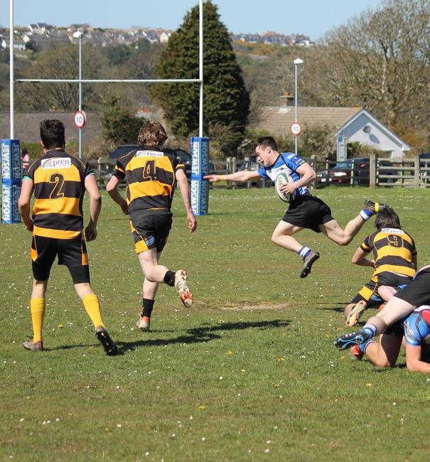 Thomas takes his new rugby role seriously! 