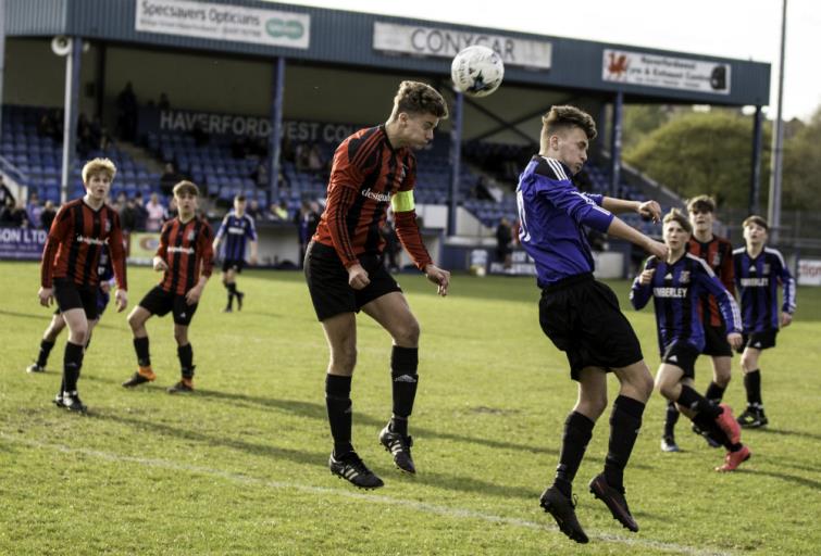 Aerial battle in U16s Cup Final 
