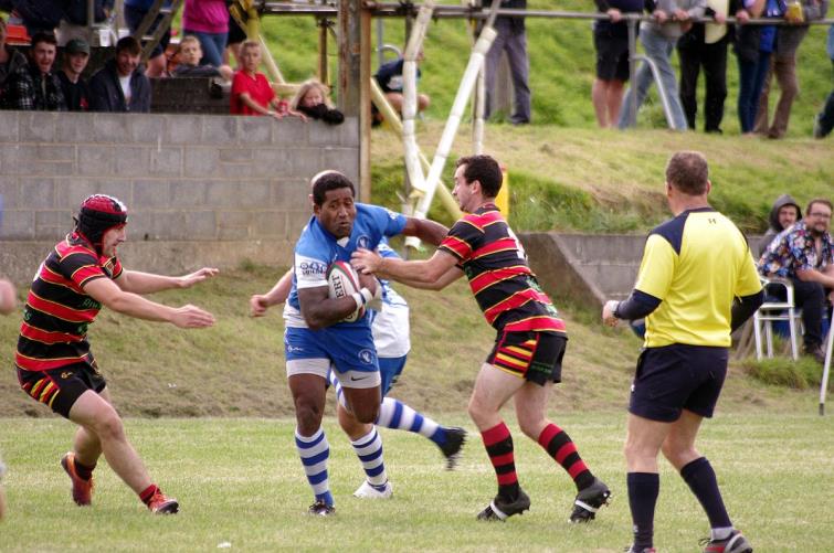 Blues winger Una Balekinisigi powers through