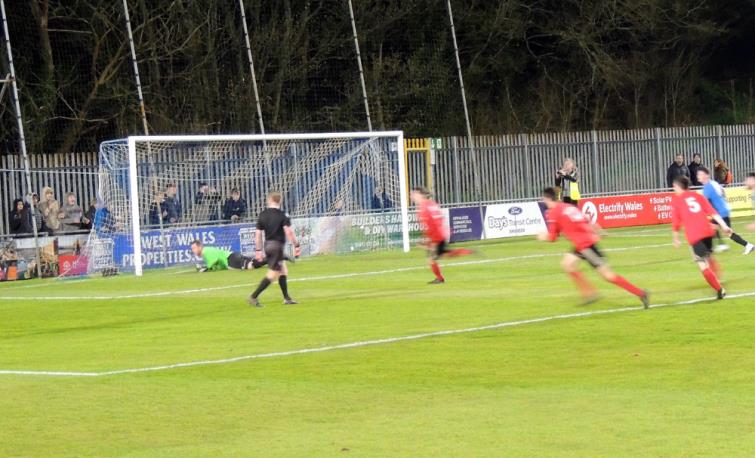 Jack Britton misses a penalty (Picture Bill Carne)